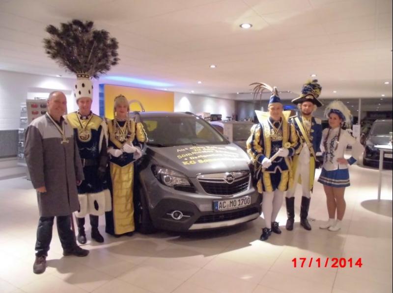 Fahrzeuguebergabe im Autohaus Breuer!