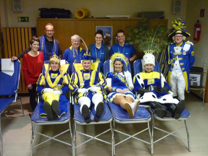 Blaues Blut fürs Rote Kreuz